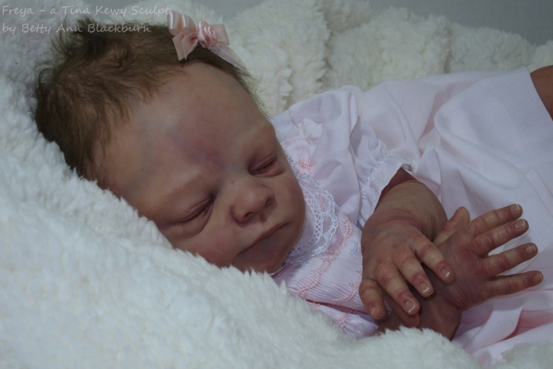 tina kewy reborn dolls